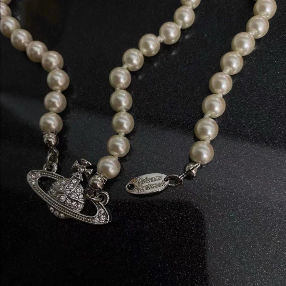 NIB Vivienne Westwood Pearl Necklace with Silver Orb - Picture 3 of 5